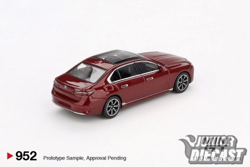 MINI GT BMW I7 XDRIVE60 AVENTURIN RED 2023 