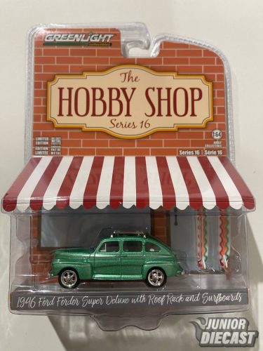 Greenlight 1946 Ford Fordor Super Deluxe with Roof Rack and Surfboards