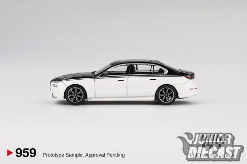 Mini GT 1:64 BMW I7 XDRIVE60 ALPINE WHITE / BLACK SAPPHIRE 2024