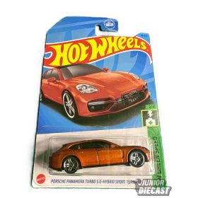   Hot Wheels Porsche Panamera Turbo S E-Hybrid Sport Turismo (Dollar General Exclusive)