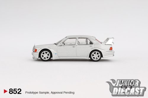 MINI GT MERCEDES-BENZ 190E 2,5-16 EVO 2 ASTRAL SILVER 1989 #852