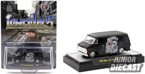 M2 Machines 1971 Chevrolet Van