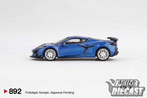 MINI GT 1:64 CHEVROLET CORVETTE C8 Z06 ELKHART LAKE BLUE METALLIC 2023 #892