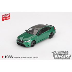   Mini GT BMW M5 (G90) ISLE OF MAN GREEN METALLIC 2024 (dobozos)