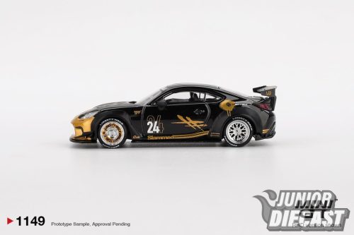 Mini GT TOYOTA GR SUPRA LB-NATION BLACK & GOLD 2025 (dobozos)