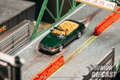 (Előrendelés) Tarmac SAAB 900 TURBO CABRIOLET  DARK GREEN 1997 (dobozos--Chase esély)