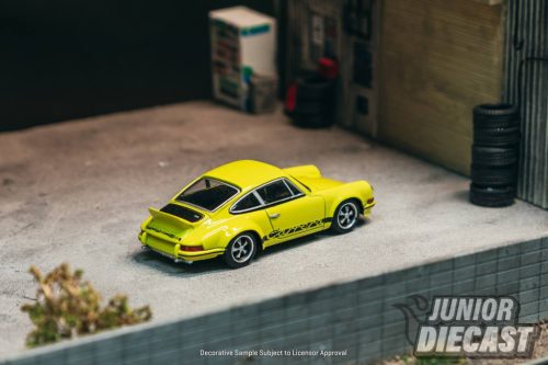 (Előrendelés) Tarmac PORSCHE 911 (911) CARRERA RS 2.7 LIGHTWEIGHT YELLOW (dobozos-chase esély)