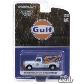   Greenlight 1969 Chevrolet C-30 Dually Wrecker *Gulf Oil Welding Tire Collision*