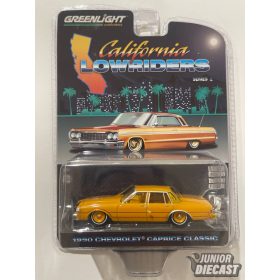   Greenlight 1990 Chevrolet Caprice Classic with Continental Kit *California Lowriders*